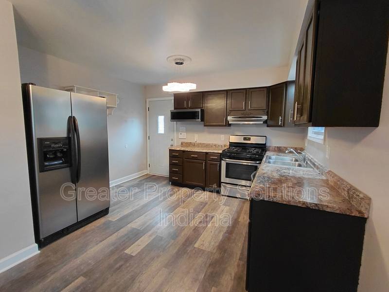 House for rent at 1932 S Park Ave, Schererville, IN 46375