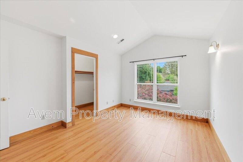 House for rent at 4527 SE 40th Ave, Portland, OR 97202