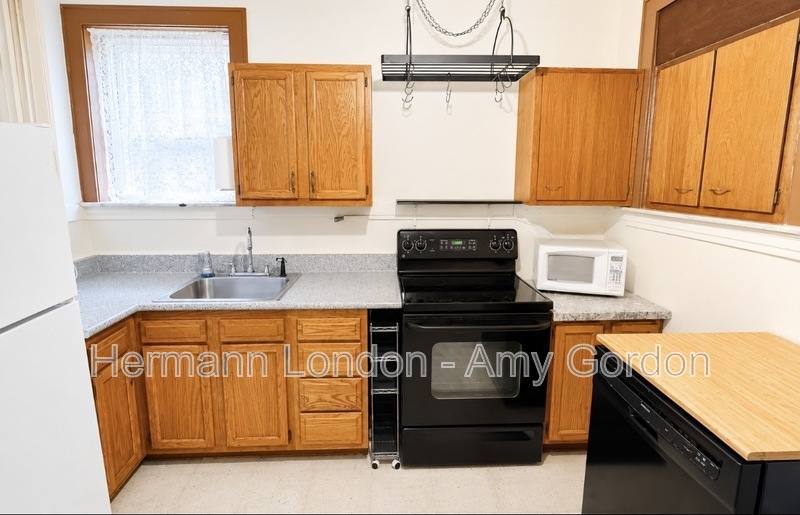 Apartment for rent at 5046 Winona Ave #B, Saint Louis, MO 63109