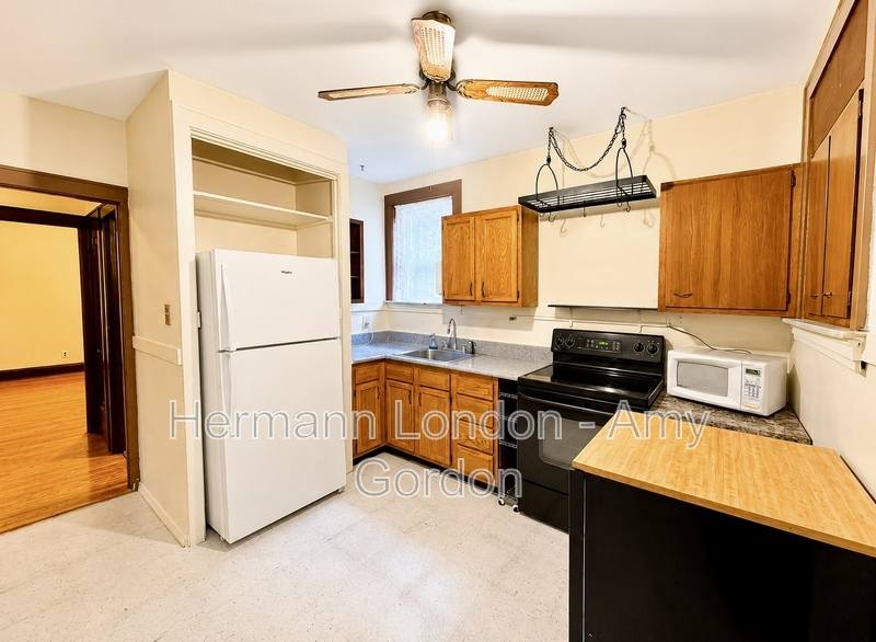 Apartment for rent at 5046 Winona Ave #B, Saint Louis, MO 63109