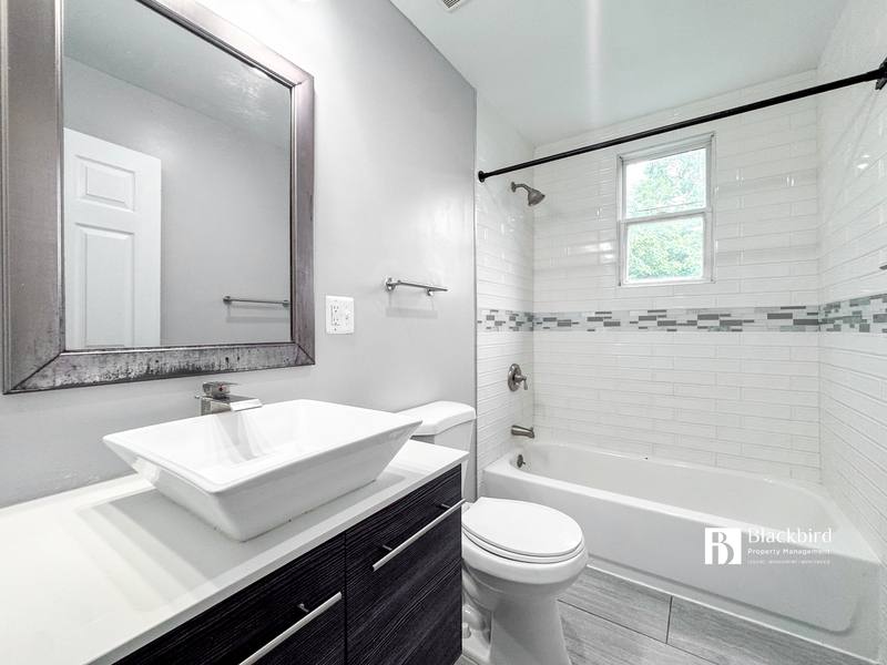 Apartment for rent at 716 55th St NE #1, Washington, DC 20019