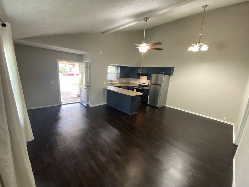 Townhouse for rent at 4811 Houghton Ave, Fort Worth, TX 76107