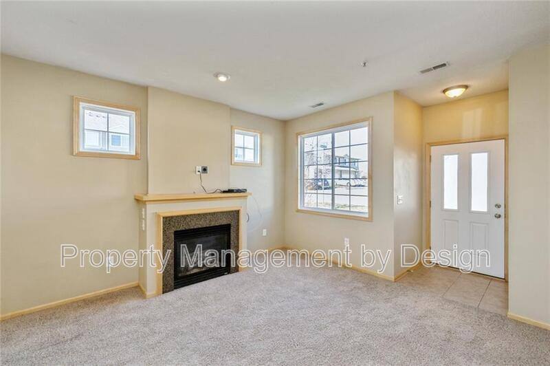 Townhouse for rent at 8580 Rock Dr, West Des Moines, IA 50266