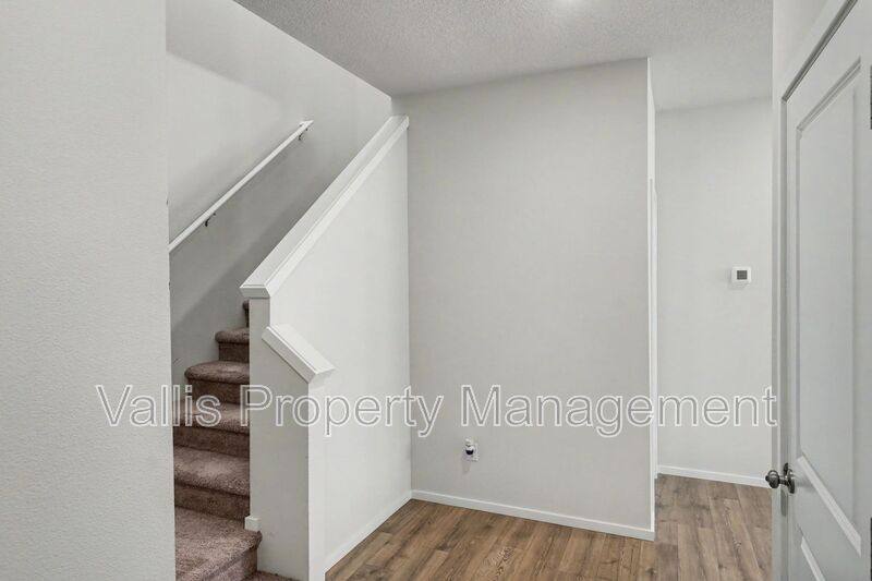 House for rent at 4748 Astronaut Ave NE, Salem, OR 97305