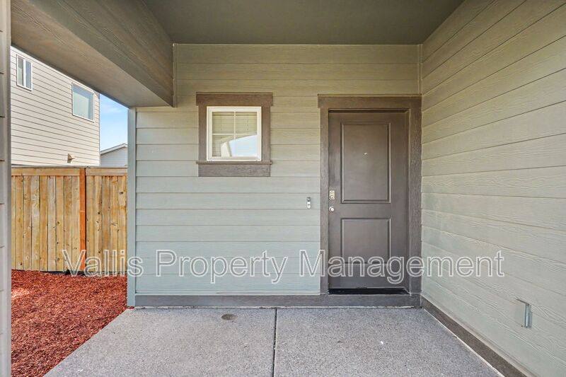 House for rent at 4748 Astronaut Ave NE, Salem, OR 97305