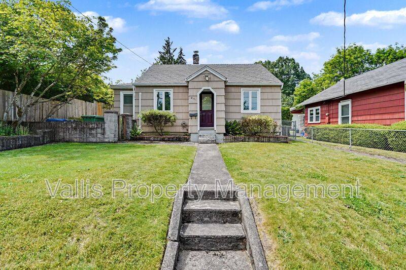 House for rent at 2151 Winter St SE, Salem, OR 97302