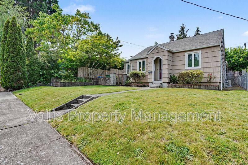 House for rent at 2151 Winter St SE, Salem, OR 97302