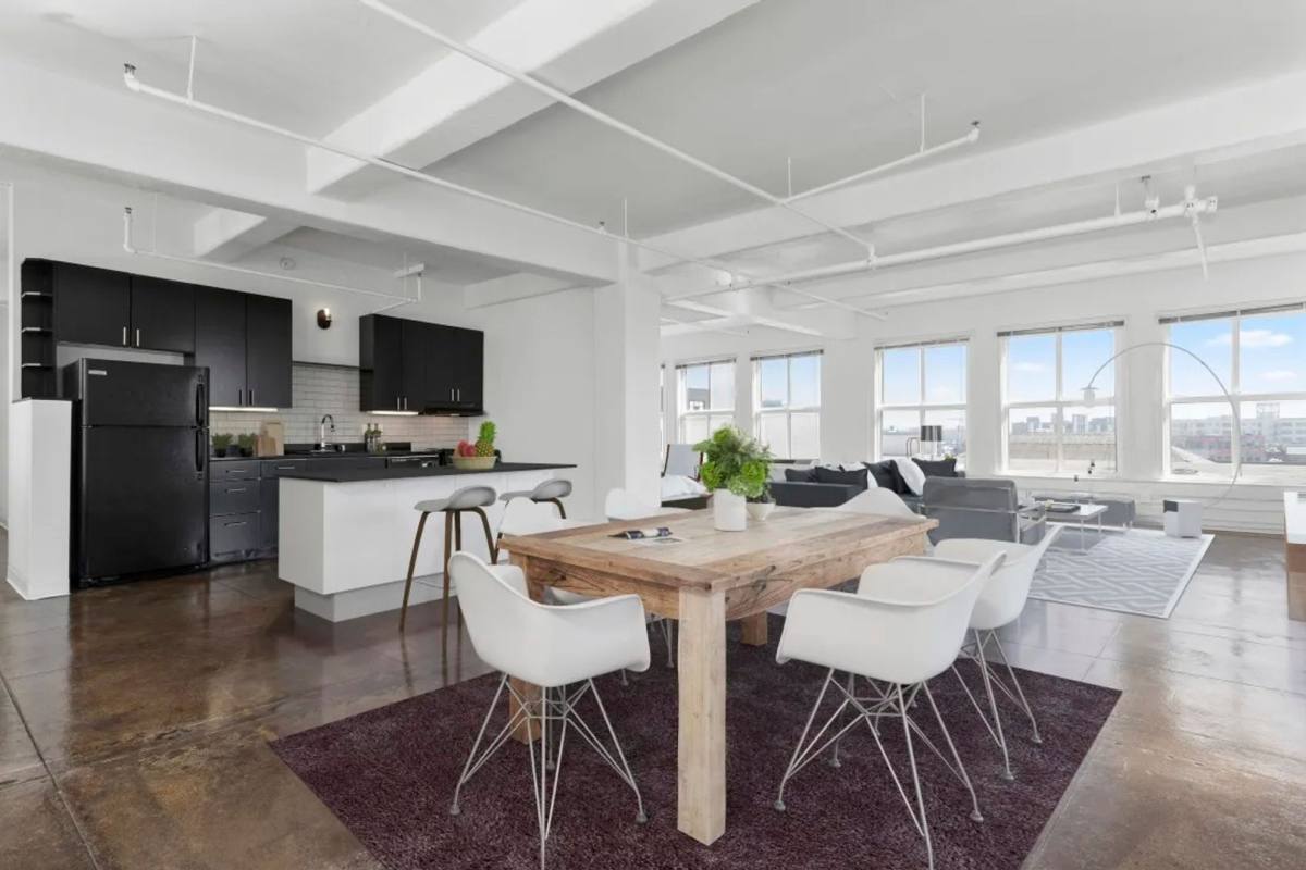 Apartment for rent at 400 S Main St, Los Angeles, CA 90013