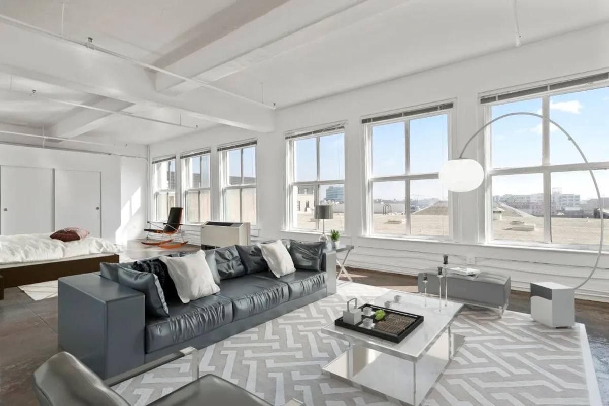 Apartment for rent at 400 S Main St, Los Angeles, CA 90013