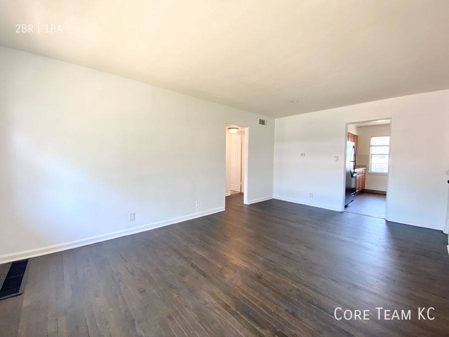 Apartment for rent at 4128 Roanoke Rd #3, Kansas City, MO 64111