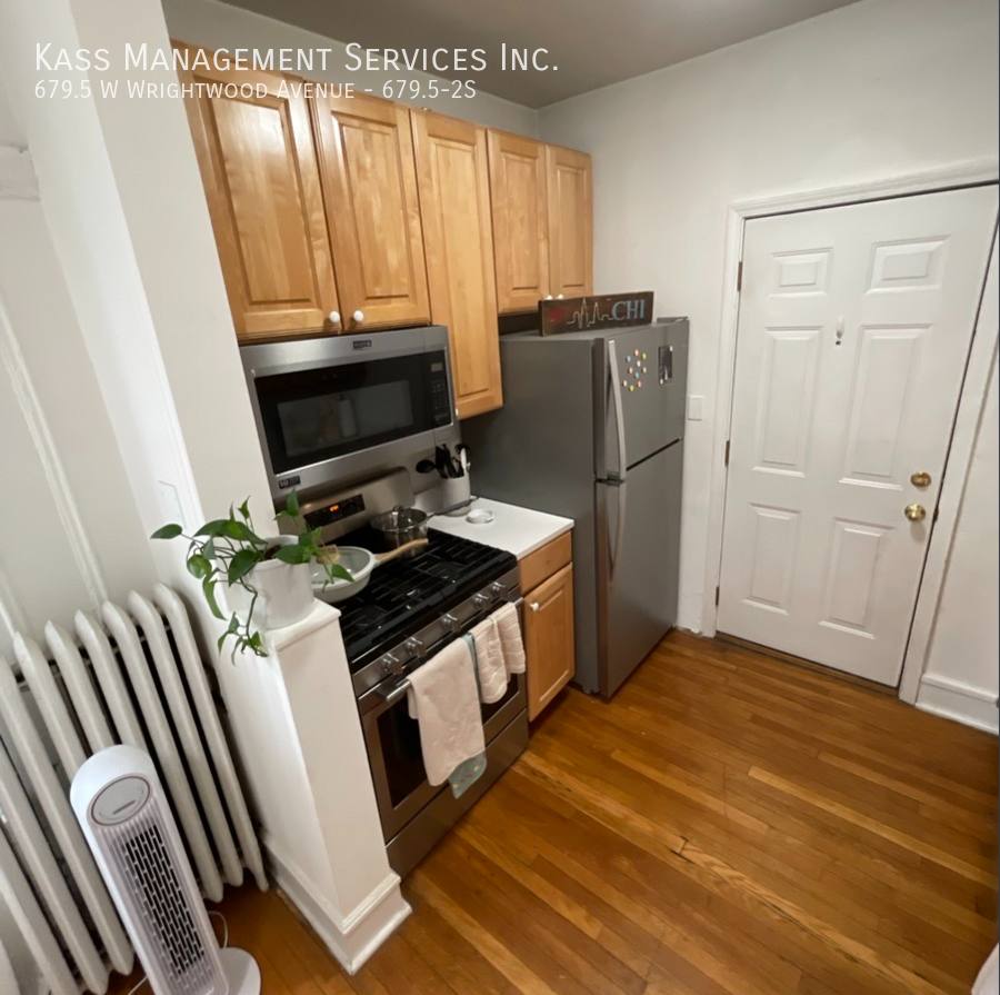 Apartment for rent at 6795 W Wrightwood Ave, Chicago, IL 60614