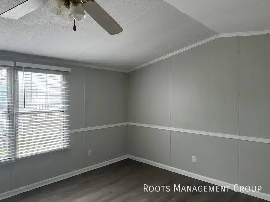Apartment for rent at 1301 Hunters Mountain Parkway, Troy, AL 36079