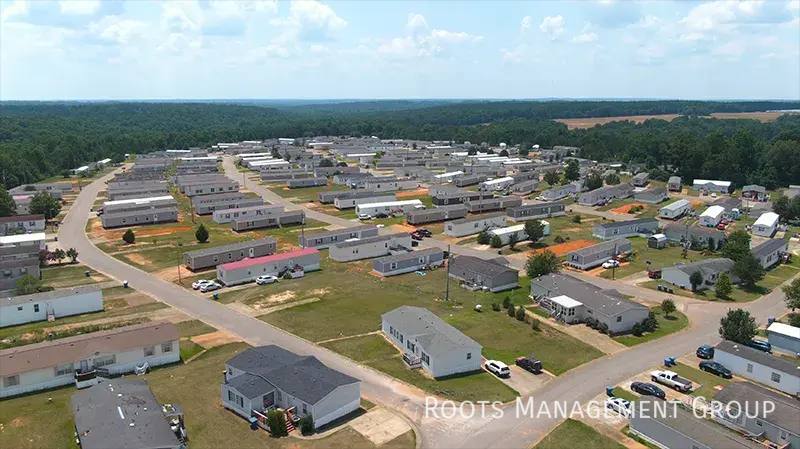 Apartment for rent at 1301 Hunters Mountain Parkway, Troy, AL 36079