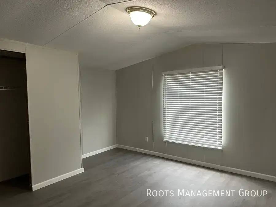 Apartment for rent at 1301 Hunters Mountain Parkway, Troy, AL 36079