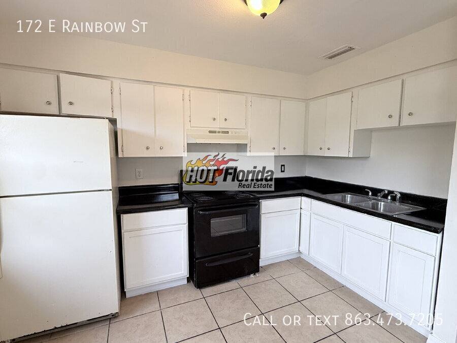 Apartment for rent at 172 E Rainbow St, Avon Park, FL 33825