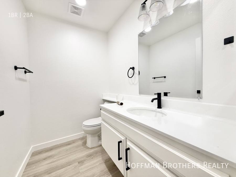 Apartment for rent at 12235 Magnolia Blvd #102, Valley Village, CA 91607