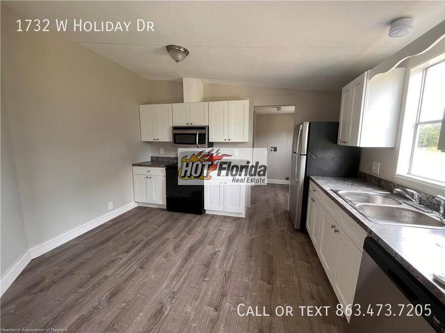 House for rent at 1732 W Holiday Dr, Lorida, FL 33857