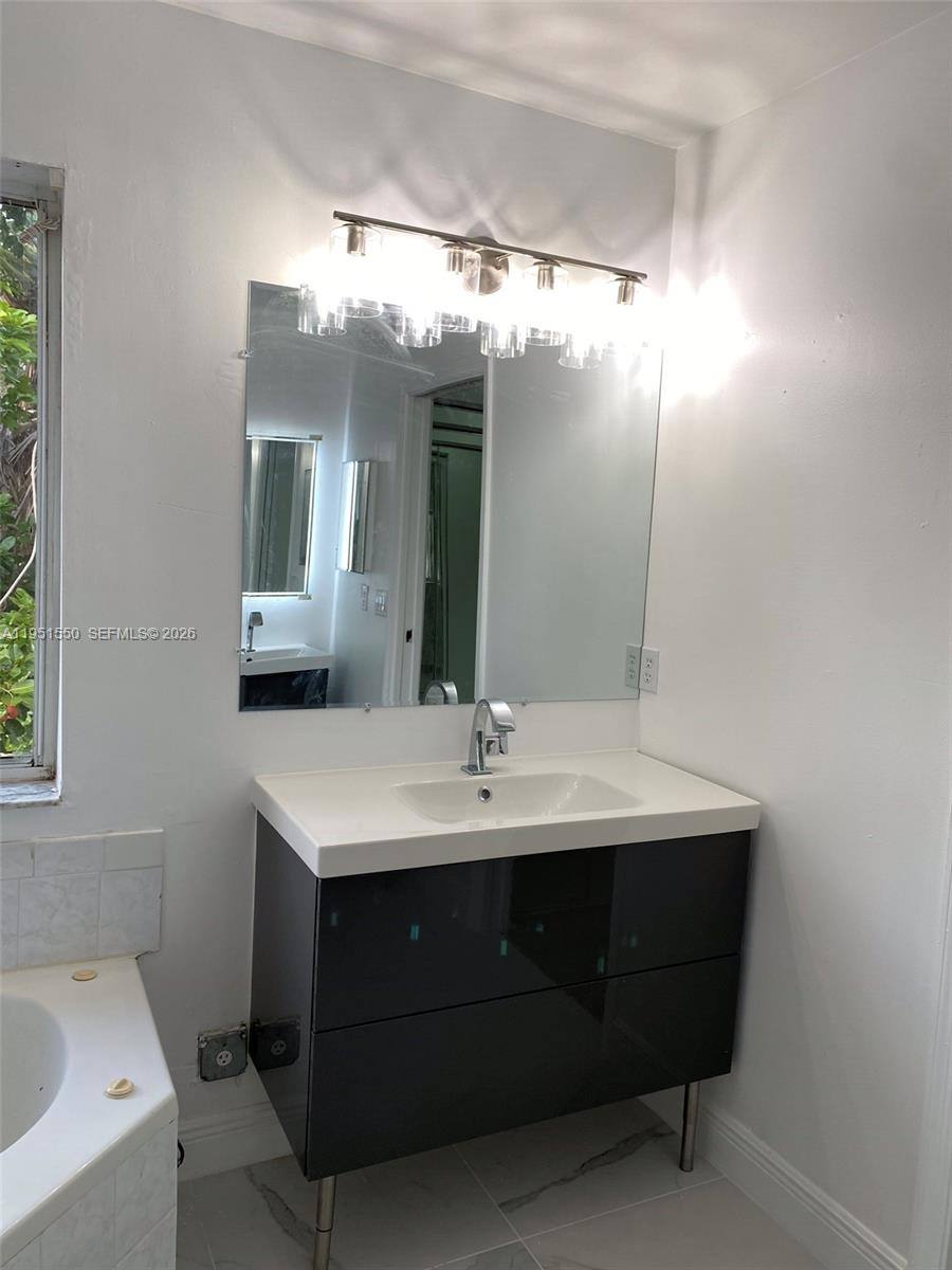 Apartment for rent at 11301 Rockinghorse Rd, Hollywood, FL 33026