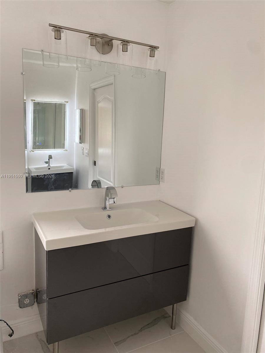 Apartment for rent at 11301 Rockinghorse Rd, Hollywood, FL 33026