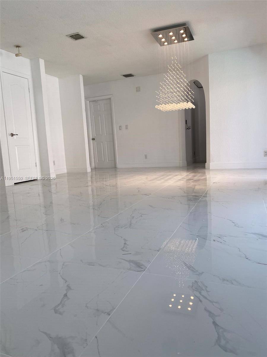 Apartment for rent at 11301 Rockinghorse Rd, Hollywood, FL 33026