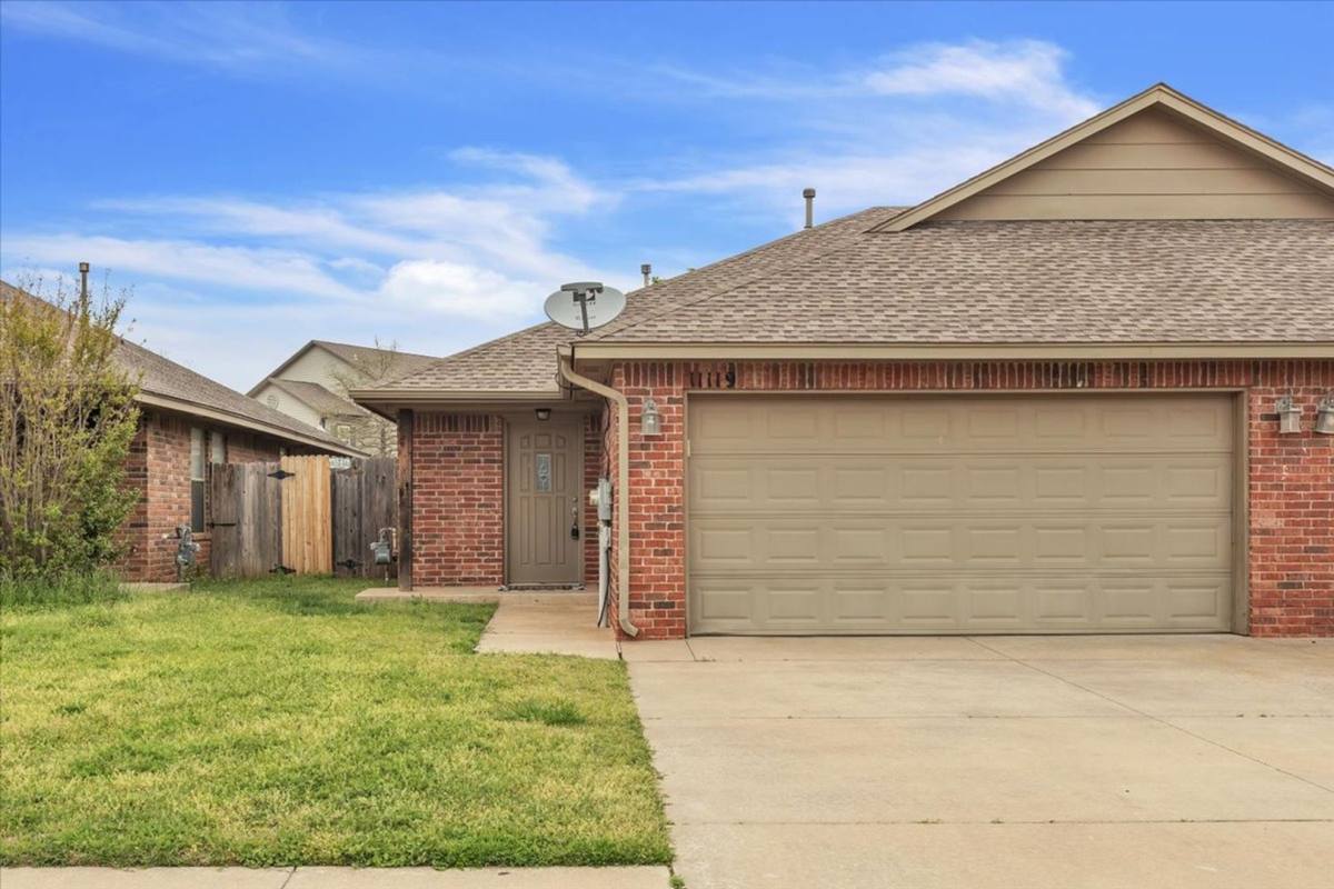 Apartment for rent at 11119 SW 5th St, Yukon, OK 73099