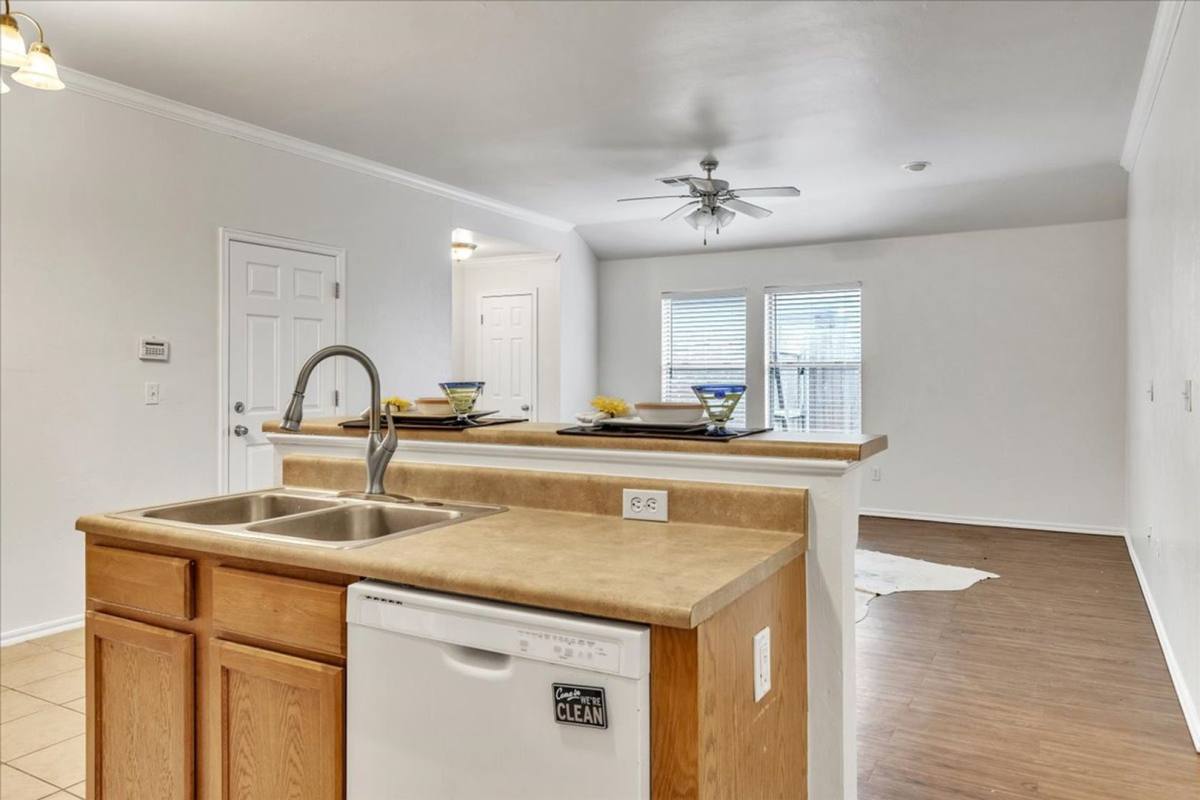 Apartment for rent at 11119 SW 5th St, Yukon, OK 73099