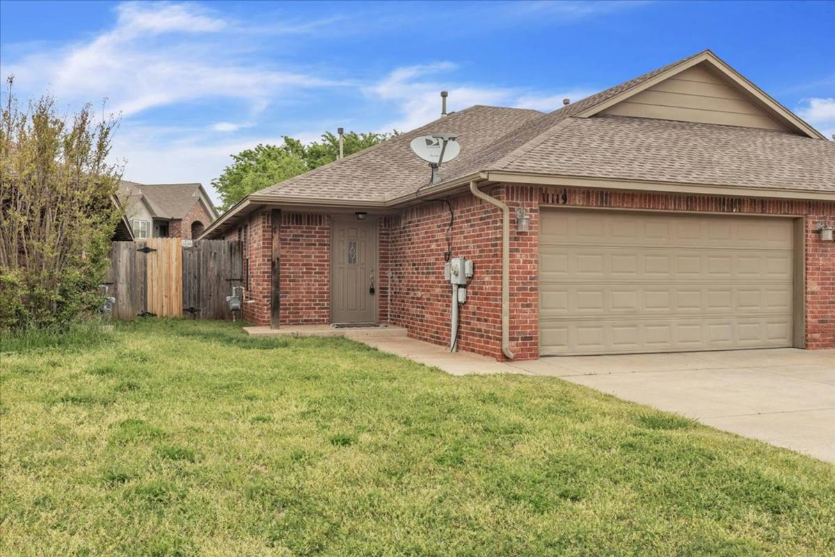 Apartment for rent at 11119 SW 5th St, Yukon, OK 73099