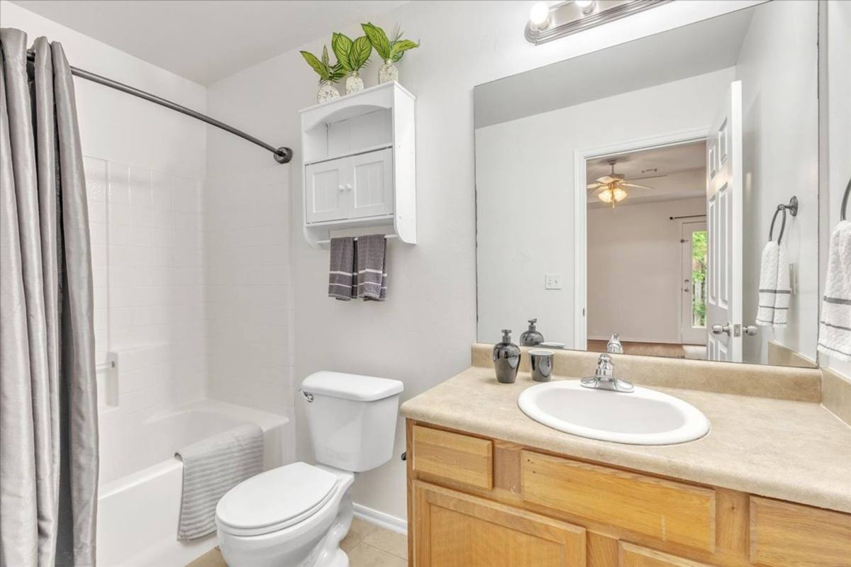 Apartment for rent at 11119 SW 5th St, Yukon, OK 73099