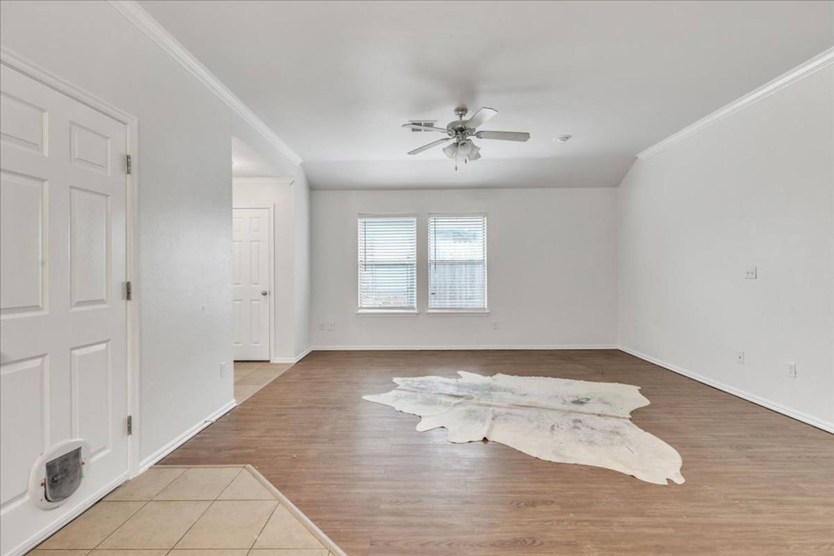 Apartment for rent at 11119 SW 5th St, Yukon, OK 73099