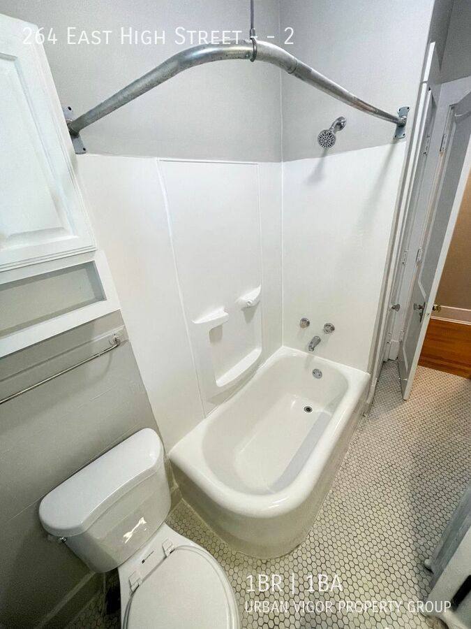 Apartment for rent at 264 E High St #2, Lexington, KY 40507