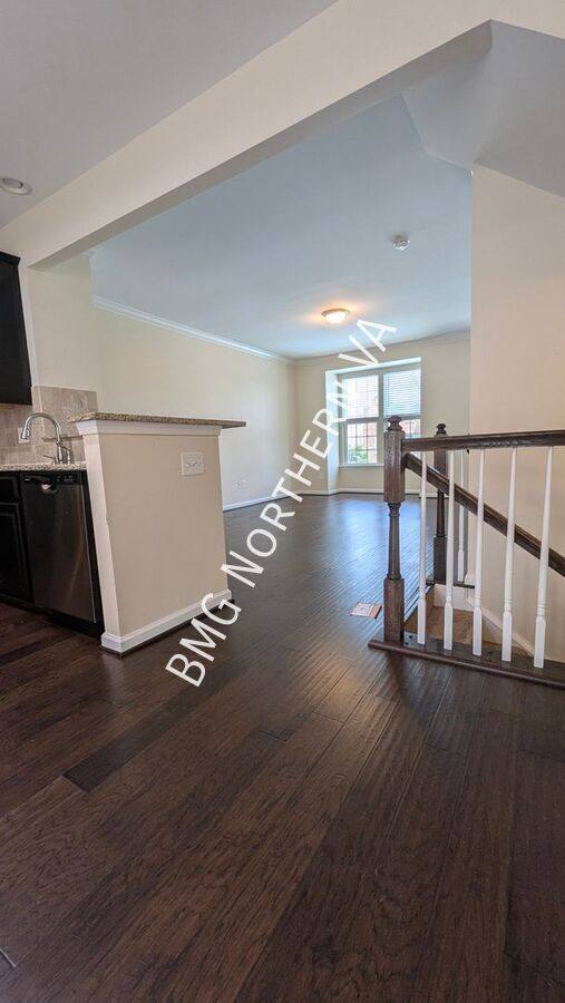 Townhouse for rent at 7012 Kona Dr, Gainesville, VA 20155