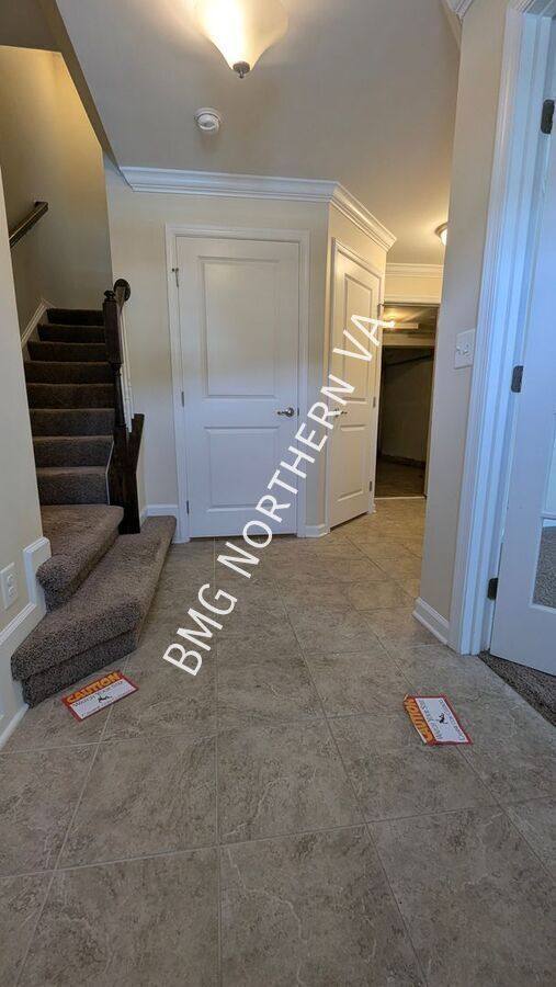 Townhouse for rent at 7012 Kona Dr, Gainesville, VA 20155