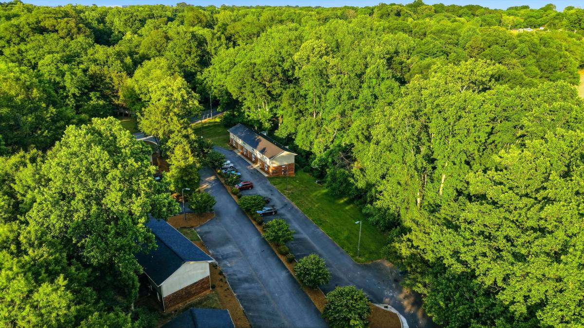 Apartment for rent at 655 7th Ave SW, Hickory, NC 28602
