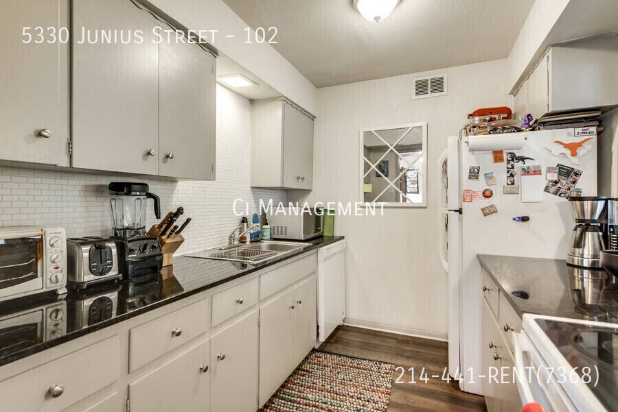 Apartment for rent at 5330 Junius St #102, Dallas, TX 75214