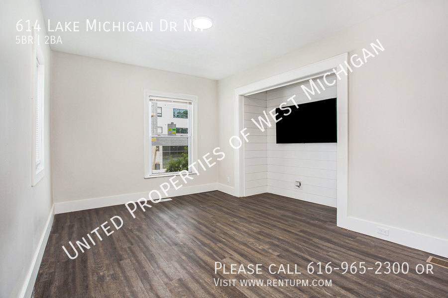 House for rent at 614 Lake Michigan Dr NW, Grand Rapids, MI 49504