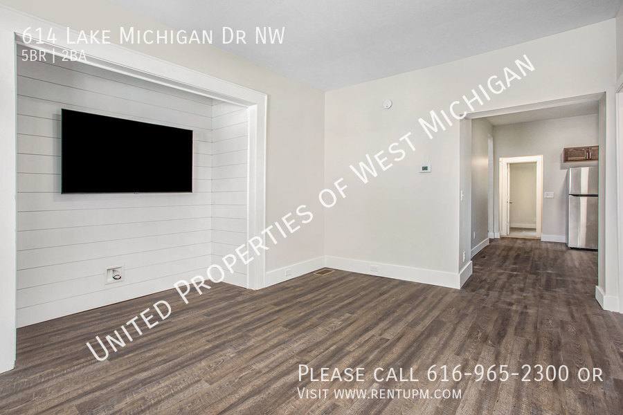 House for rent at 614 Lake Michigan Dr NW, Grand Rapids, MI 49504