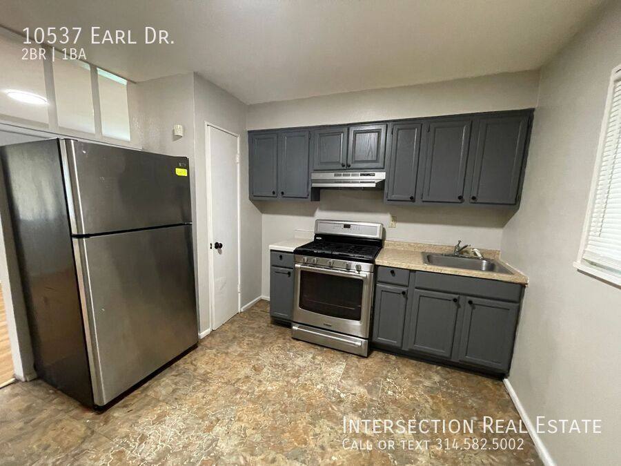 House for rent at 10537 Earl Dr, Saint Louis, MO 63136