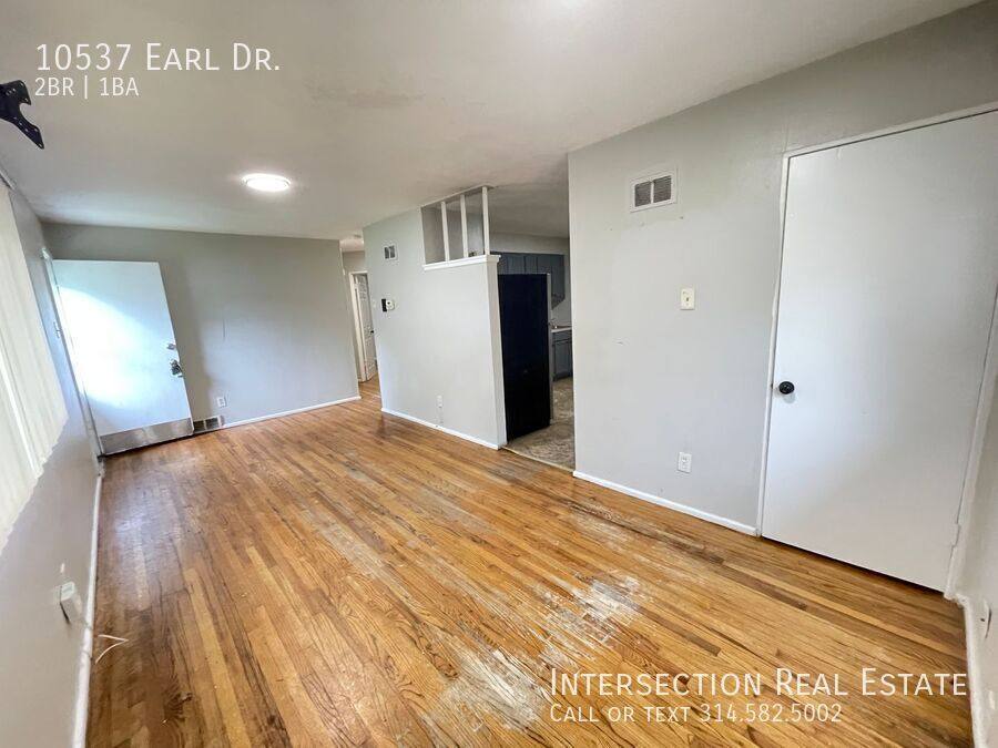 House for rent at 10537 Earl Dr, Saint Louis, MO 63136