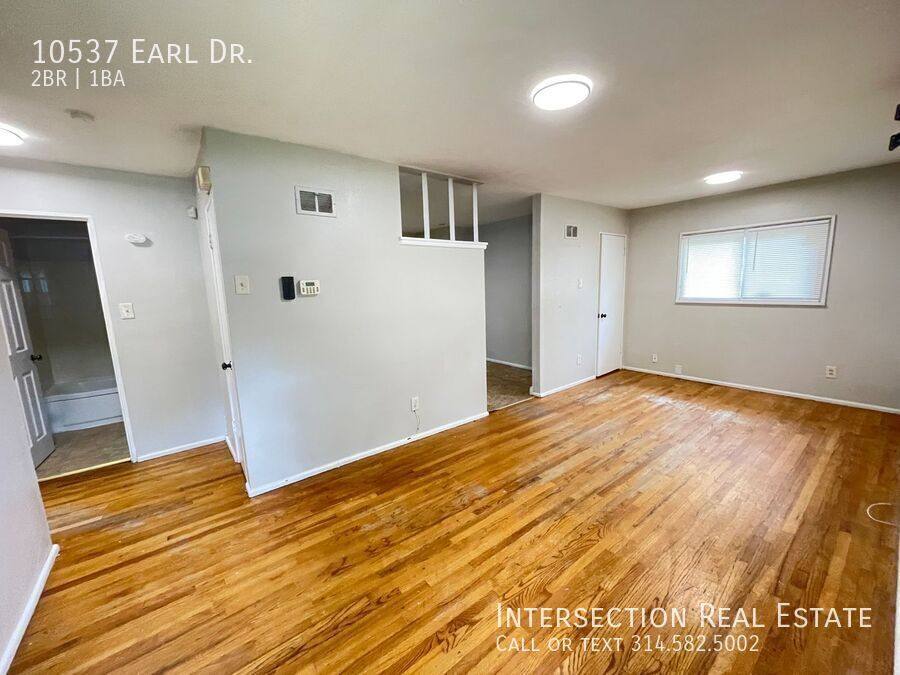 House for rent at 10537 Earl Dr, Saint Louis, MO 63136