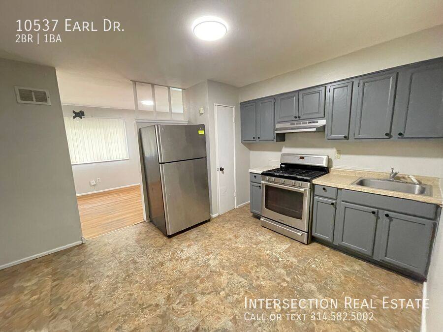 House for rent at 10537 Earl Dr, Saint Louis, MO 63136