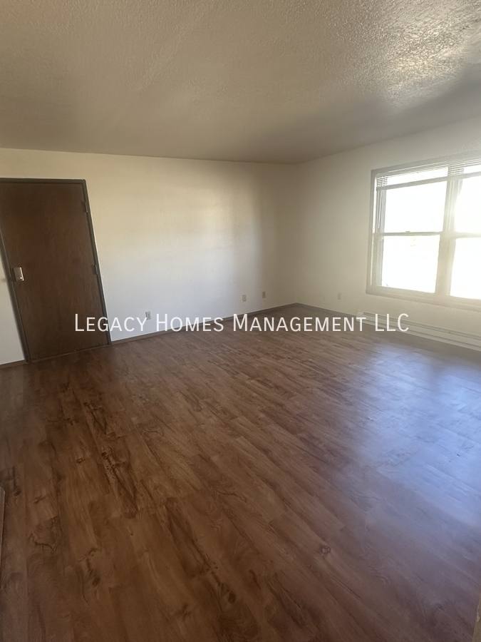 Apartment for rent at 1020 Oviatt St #5, Kaukauna, WI 54130