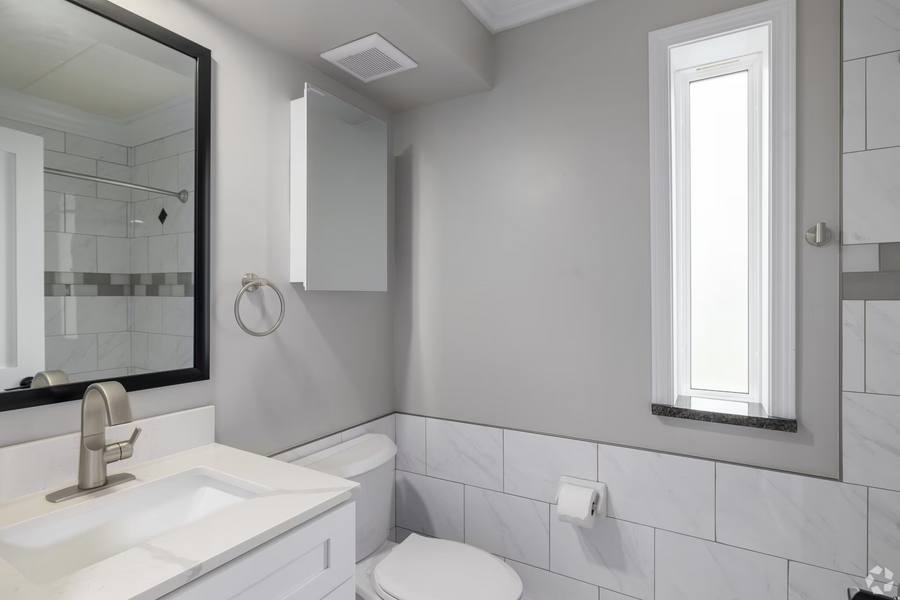 Apartment for rent at 4925 Fairview Ave #9, Downers Grove, IL 60515
