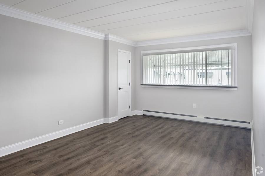 Apartment for rent at 4925 Fairview Ave #9, Downers Grove, IL 60515