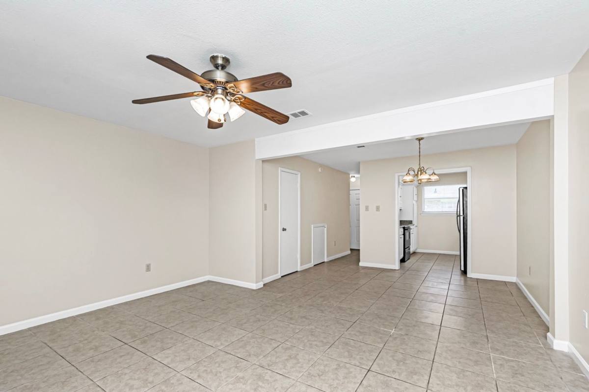 House for rent at 14743 Central Woods Ave #B, Baton Rouge, LA 70818