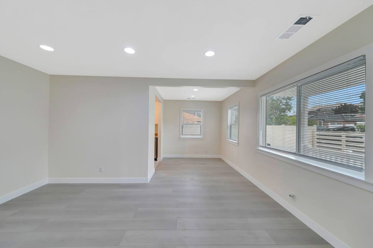 House for rent at 10951 Whitegate Ave, Sunland, CA 91040