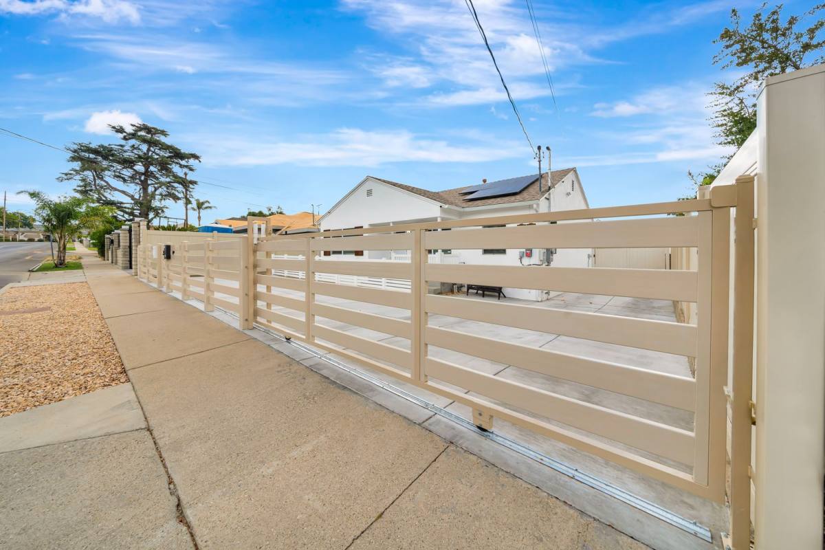 House for rent at 10951 Whitegate Ave, Sunland, CA 91040