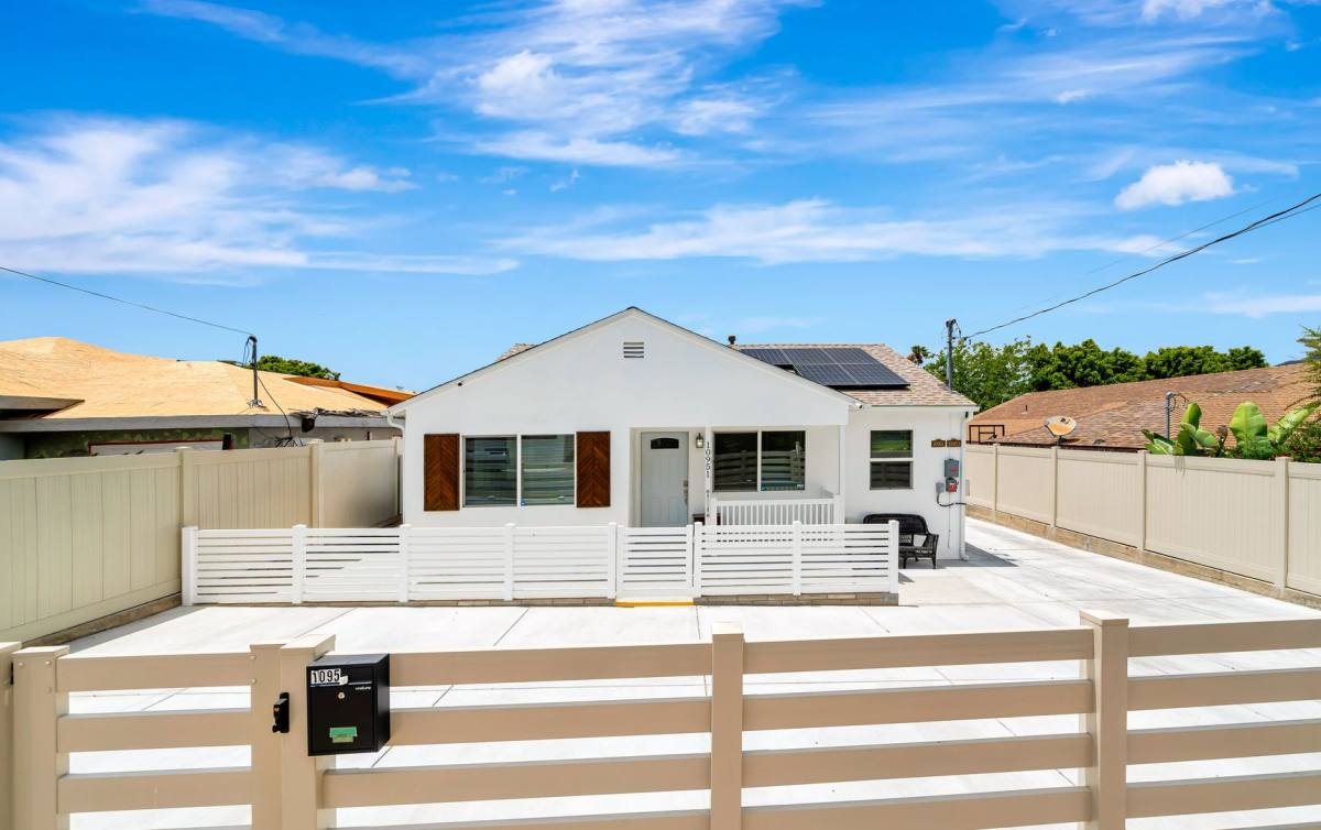 House for rent at 10951 Whitegate Ave, Sunland, CA 91040
