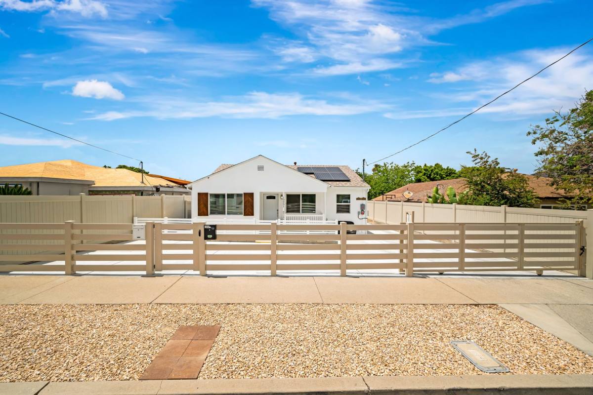 House for rent at 10951 Whitegate Ave, Sunland, CA 91040