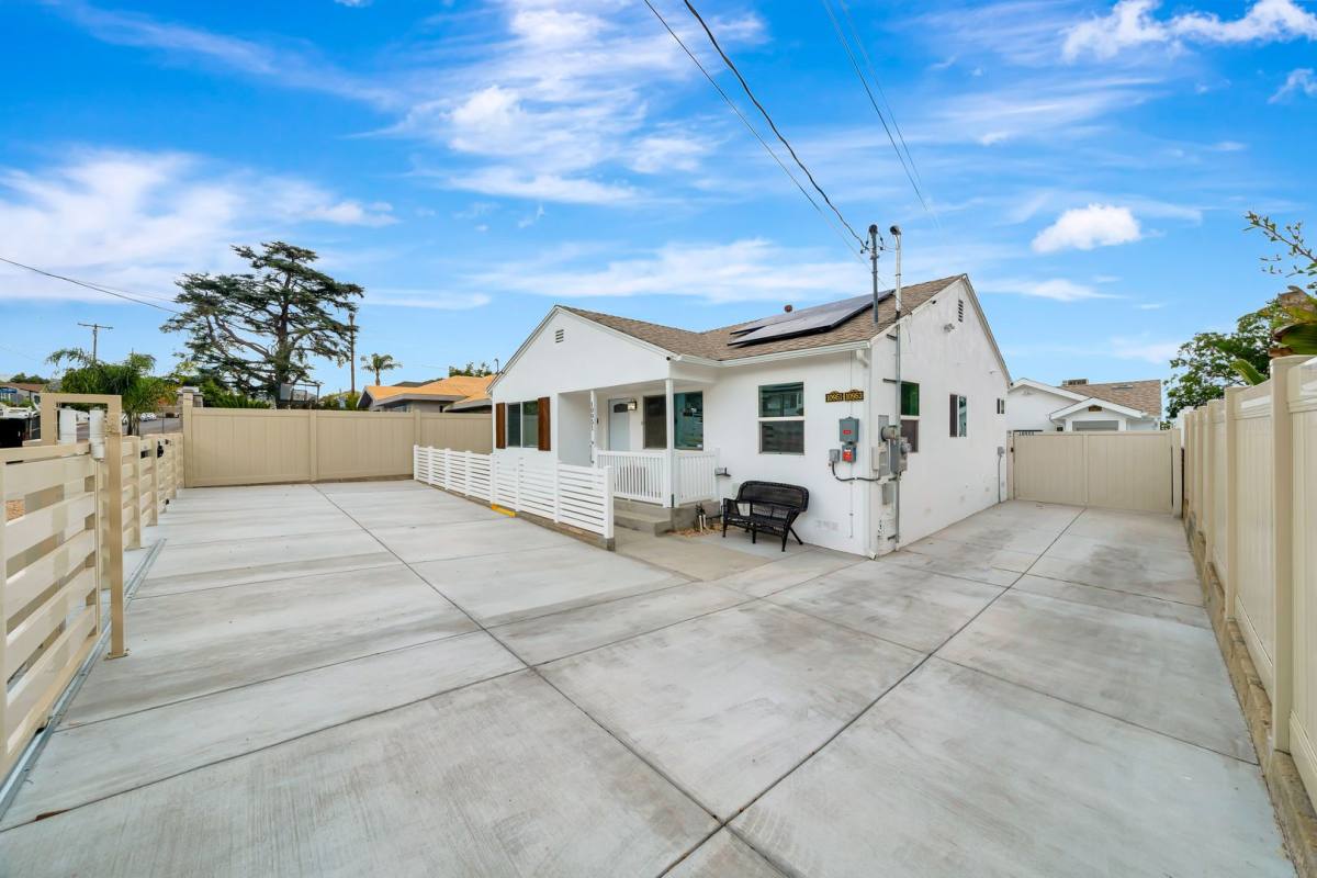House for rent at 10951 Whitegate Ave, Sunland, CA 91040
