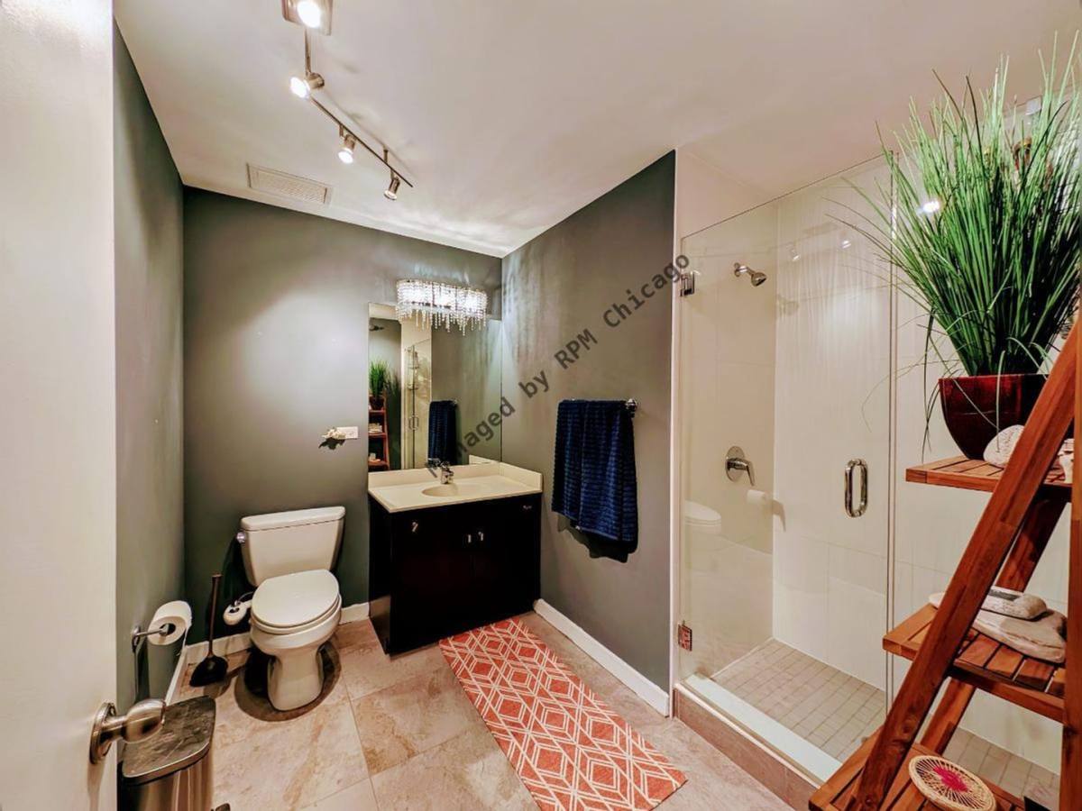 Apartment for rent at 235 W Van Buren St, Chicago, IL 60607